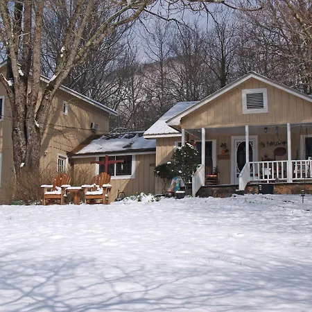 Henson Cove Place Bed And Breakfast W/Cabin-3
